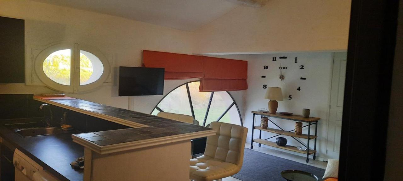 Domaine Des Francobelges - Appartements Lauris Exterior foto