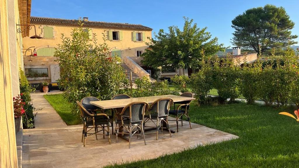 Domaine Des Francobelges - Appartements Lauris Exterior foto