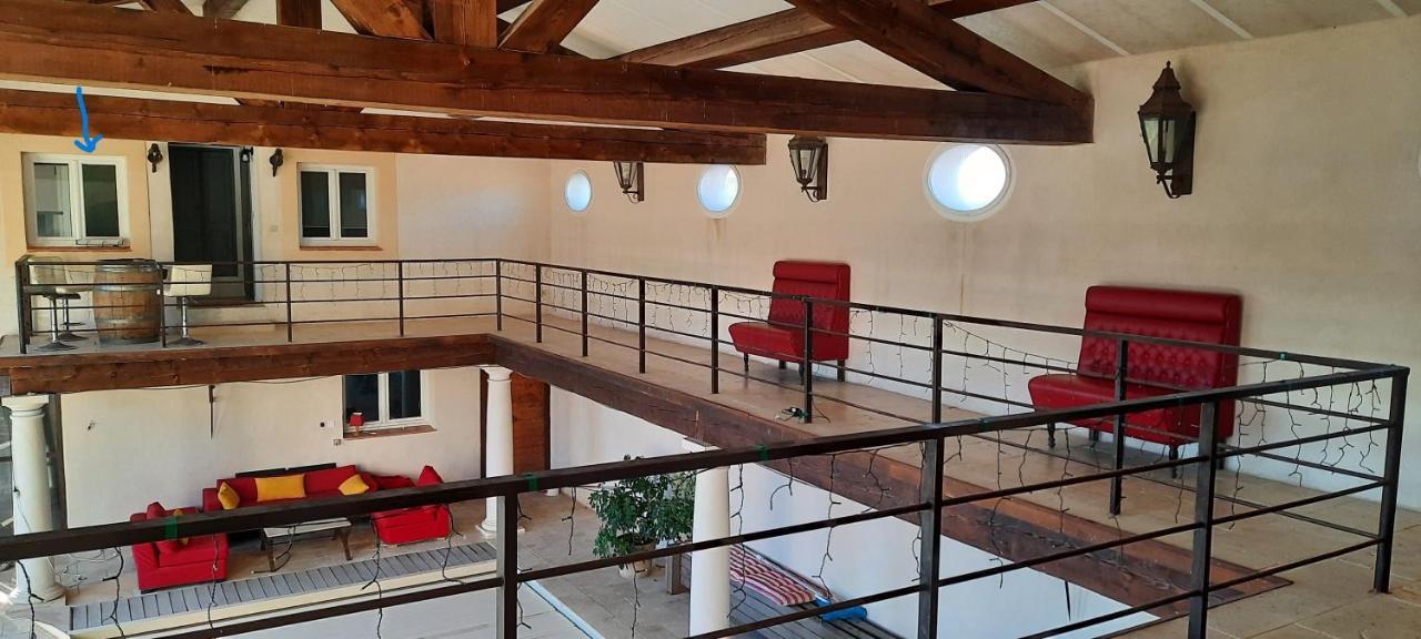 Domaine Des Francobelges - Appartements Lauris Exterior foto