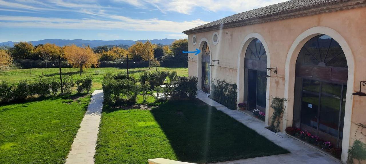 Domaine Des Francobelges - Appartements Lauris Exterior foto